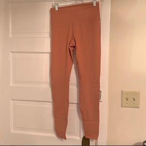 Lululemon Wunder Under Leggings. Never Worn!